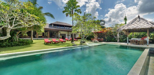 Villa Paloma, Pool and Garden