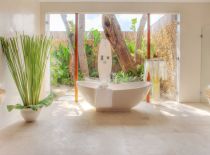 Villa Lataliana, Master Bathroom