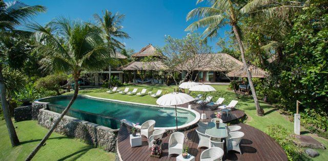 Villa Sungai Tinggi, Pool and Garden