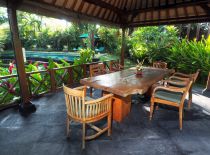 Villa Samaki, Dining Area