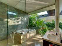 Villa Aiko, Guest Bathroom