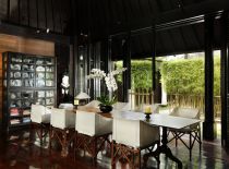 Villa Samuan, Dining Table