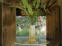 Villa Alamanda, Entrance