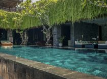 Villa Mana, Poolside seating