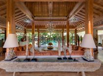 Villa Shambala, Poolside living room