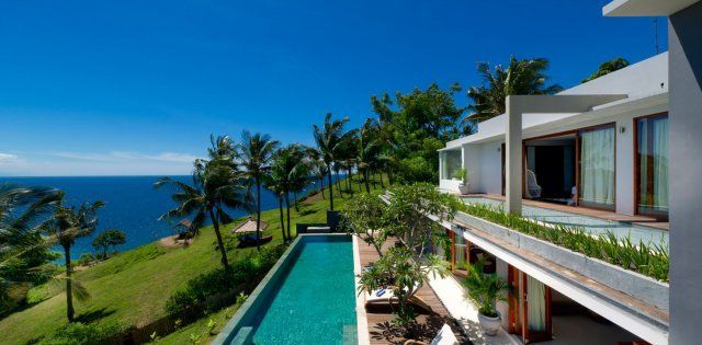 Villa Malimbu Cliff, Overview