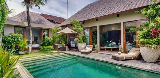 Villa Eshara II, View of Villa from the Pool