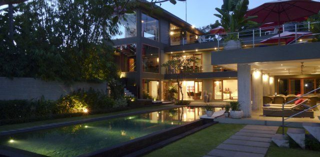 Villa Da Vinci, Villa at Night