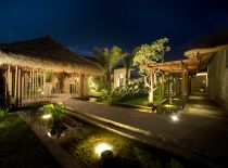 Villa Mary, Garden at night