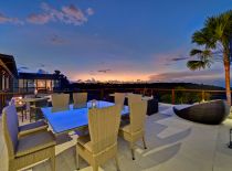 Villa Jamalu, Outdoor dining