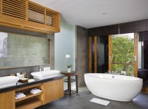 Villa Cendrawasih, Bad im Obergeschoss