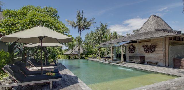 Вилла Hansa, Бассейн